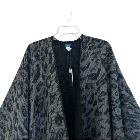 Apt. 9 Black/Gray Reversible Leopard Preppy Ruana Poncho One Size - Picture 5 of 12